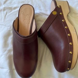BURGUNDY PORT WINE  J. CREW CONVERTIBLE WOODEN CLOGS WITH BRASS STUDS